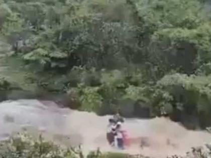 Lonavala waterfall tragedy Woman and four children drowned DM issues guidelines tourists read All five bodies found, search operation called off | Lonavala waterfall tragedy: चेतावनी पट्टिकाएं को फॉलो कीजिए, नदियों, झीलों, बांधों, झरनों को लेकर दिशानिर्देश जारी, डीएम ने पर्यटकों को किया आगाह