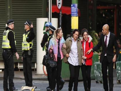 Man shot by UK police after London Bridge stabbings, Scotland Yard says ‘terror incident’ | लंदन ब्रिज आतंकी हमले में दो लोगों की मौत, संदिग्ध को पुलिस ने मारी गोली Man shot by UK police after London Bridge stabbings, Scotland Yard says ‘terror incident’ | लंदन ब्रिज आतंकी हमले में दो लोगों की मौत, संदिग्ध को पुलिस ने मारी गोली