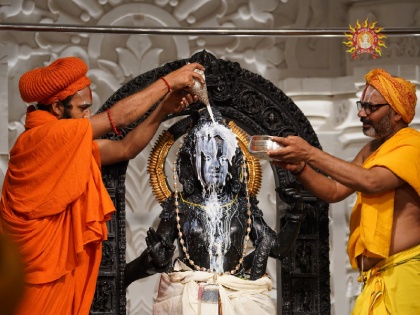 watch Ram Navami Ayodhya Ram Lalla Surya Tilak today know how you will be able to watch live sitting at home | Ram Navami Ayodhya: कुछ ही देर में होगा रामलला का 'सूर्य तिलक', अयोध्या में उमड़ी भक्तों की भीड़, जानें कैसे घर बैठे देख सकेंगे लाइव