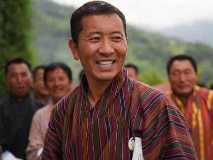 Bhutan government teachers, doctors top paid civil servants | भूटान में नौकरशाहों से ज्यादा शिक्षकों और डॉक्टरों की होगी सैलरी, जानें प्रधानमंत्री ने क्यों लिया ये फैसला