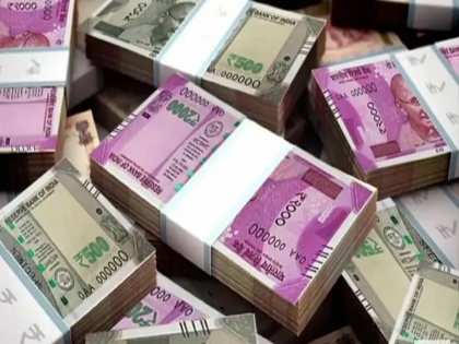 Lottery windfall for Punjab housewife wins Rs 1 crore for Rs 100 ticket | पति चलाते हैं छोटी सी कपड़े की दुकान, पत्नी के साथ हुआ कुछ ऐसा कि रातोंरात बन गई करोड़पति और फिर...