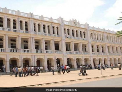 Loyola school in Tamilnadu clarifies on anti-hindu painting | हिन्दू विरोधी पेंटिंग लगाने के बाद स्कूल ने मांगी माफी, पीएम मोदी और भाजपा का भी पेश किया था गलत चित्रण