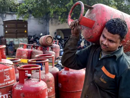 Cylinder prices doubled 7 years kerosene expensive petrol and diesel list pm narendra modi | महंगाई: 7 वर्षों में दुगने बढ़ गए सिलेंडर के दाम, केरोसीन भी महंगा, पेट्रोल और डीजल ने किया बेहाल, देखें लिस्ट