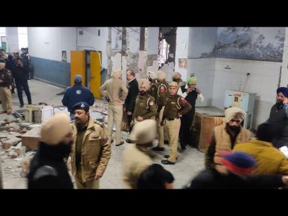 punjab ludhiana-blast-suspect-was-sacked-cop-tattoo helped identification | पंजाब: लुधियाना विस्फोट मामले का संदिग्ध बर्खास्त पुलिसकर्मी था, दो साल जेल में रहा, सितंबर में मिली जमानत, टैटू से हुई पहचान