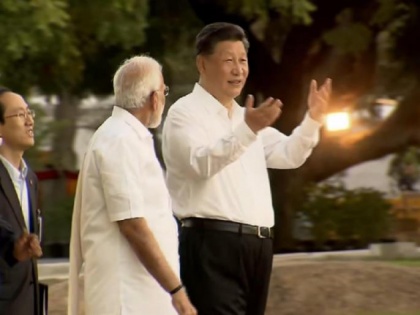 Modi and Xi meet positive atmosphere | सकारात्मक माहौल को दर्शाती मोदी, शी की मुलाकात