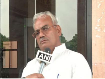 CAA protest: Sonia, Priyanka, Rahul Gandhi are enemies of the country says BJP MLA Madan Dilawar | बीजेपी विधायक ने सोनिया, प्रियंका और राहुल गांधी को बताया देश का दुश्मन, कहा- CAA का विरोध करने वाले जाएं पाकिस्तान CAA protest: Sonia, Priyanka, Rahul Gandhi are enemies of the country says BJP MLA Madan Dilawar | बीजेपी विधायक ने सोनिया, प्रियंका और राहुल गांधी को बताया देश का दुश्मन, कहा- CAA का विरोध करने वाले जाएं पाकिस्तान