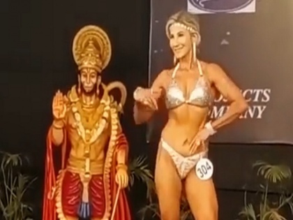 MP Ratlam, women Body Builders in Bikini pose in front of Lord Hanuman, congress accused BJP of spreading obscenity | वीडियो: हनुमान जी की मूर्ति के सामने बिकनी में महिला बॉडी बिल्डर्स! भाजपा पर अश्लीलता फैलाने आरोप, कांग्रेसी कार्यकर्ताओं ने छिड़का गंगा जल, हनुमान चालीसा पढ़ी