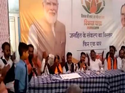 Madhya Pradesh, teacher gets notice as Student read poem criticizing Mahatma Gandhi | छात्र ने स्कूल में पढ़ी महात्मा गांधी की आलोचना करने वाली कविता, शिक्षक को थमाया गया नोटिस, जानें पूरा मामला