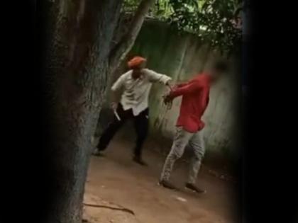 Madhya Pradesh young man went 100 km away to meet girl after befriending her on Facebook family members beat him for 13 hours | Madhya Pradesh: फेसबुक पर हुई दोस्ती, लड़की से मिलने 100 किलोमीटर दूर गया युवक; घर वालों ने की 13 घंटे तक धुनाई Madhya Pradesh young man went 100 km away to meet girl after befriending her on Facebook family members beat him for 13 hours | Madhya Pradesh: फेसबुक पर हुई दोस्ती, लड़की से मिलने 100 किलोमीटर दूर गया युवक; घर वालों ने की 13 घंटे तक धुनाई