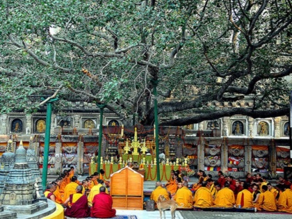 Indo-China border Tension Entry ban Chinese citizens visiting Mahabodhi Temple, Board 'Chinese Tourist Are Not Allowed' | भारत- चीन सीमा पर तनावः महाबोधि मंदिर आने वाले चीनी नागरिकों की एंट्री बैन, 'चायनीज टूरिस्ट आर नॉट एलाउड' का लगाया बोर्ड