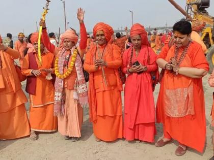 Prayagraj Mahakumbh 2025 live time 7000 women took Guru Diksha Akharas resolved serve Sanatan urge understand Sanatan new generation | Prayagraj Mahakumbh 2025: अखाड़ों में इस बार 7000 से अधिक महिलाओं ने गुरु दीक्षा ली और सनातन सेवा का संकल्प?, नई पीढ़ी में सनातन को समझने की ललक