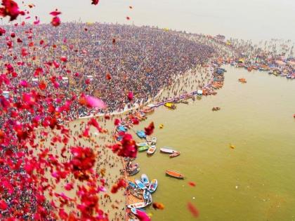 Mahakumbh Stampede 2025 Live 13 Akharas taking dip Amrit bath starts Mauni Amavasya festival watch 10 video Flower petals showered saints and seers | Mahakumbh 2025: 13 अखाड़ा लगा रहे डुबकी?, मौनी अमावस्या पर्व पर अमृत स्नान शुरू, हेलीकॉप्टर से पुष्प बारिश, देखें वीडियो Mahakumbh Stampede 2025 Live 13 Akharas taking dip Amrit bath starts Mauni Amavasya festival watch 10 video Flower petals showered saints and seers | Mahakumbh 2025: 13 अखाड़ा लगा रहे डुबकी?, मौनी अमावस्या पर्व पर अमृत स्नान शुरू, हेलीकॉप्टर से पुष्प बारिश, देखें वीडियो