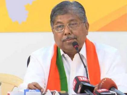 Maharashtra elections: BJP president Patil will give saris to women, will distribute gifts on 'bhau-bij' | महाराष्ट्र चुनावः भाजपा अध्यक्ष पाटिल महिलाओं को देंगे साड़ियां, ‘भाऊ-बीज’ पर बांटेंगे उपहार Maharashtra elections: BJP president Patil will give saris to women, will distribute gifts on 'bhau-bij' | महाराष्ट्र चुनावः भाजपा अध्यक्ष पाटिल महिलाओं को देंगे साड़ियां, ‘भाऊ-बीज’ पर बांटेंगे उपहार