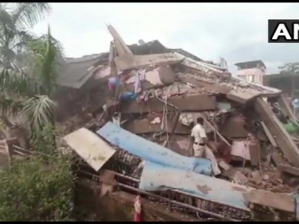 Building collapses in Maharashtra, 17 injured and 70 feared trapped | महाराष्ट्र में इमारत गिरी, 17 घायल एवं 70 के फंसे होने की आशंका