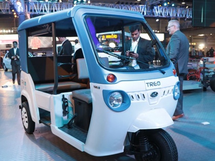 Mahindra & Mahindra launched india first electric auto treo mileage know price, specification | बिना पेट्रोल व डीजल के भी 130 किलोमीटर तक का माइलेज देगा ये ऑटो, जानिए कीमत व खासियत  