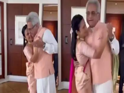 VIDEO: Mahua Moitra and Pinaki Mishra danced in a romantic style at the wedding ceremony | VIDEO: टीएमसी सांसद महुआ मोइत्रा और पिनाकी मिश्रा ने अपनी वेडिंग में रोमांटिक अंदाज में किया जबरदस्त डांस