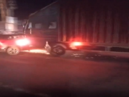 UP Mainpuri news truck dragged car of SP leader Devendra Singh Yadav for 500 meters, watch video | वीडियो: सपा नेता की कार को आधे किलोमीटर तक घसीटता रहा ट्रक, यूपी के मैनपुरी में हैरान कर देने वाली घटना कैमरे में कैद