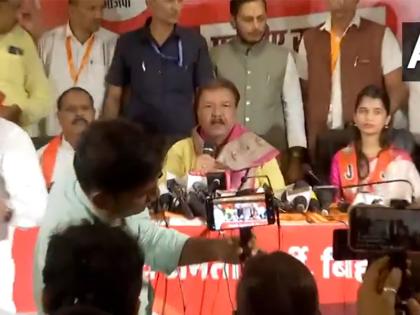 bihar polls folk and devotional singer Maithili Thakur joins BJP in Patna, Bihar see video  contest elections from Benipatti | बिहार विधानसभा चुनावः भाजपा में शामिल लोकगायिका मैथिली ठाकुर, कहां से लड़ेंगी चुनाव?