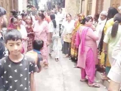 Majnu ka Tila She left home anger revenge ex-lover killed her co-life partner 6 month old daughter slitting their throat | मजनू का टीलाः नाराज होकर घर से गई और ऐसे लिया बदला, पूर्व प्रेमी ने सह-जीवनसाथी और सहारा देने वाली सहेली की 6 माह की बेटी की गला रेतकर हत्या Majnu ka Tila She left home anger revenge ex-lover killed her co-life partner 6 month old daughter slitting their throat | मजनू का टीलाः नाराज होकर घर से गई और ऐसे लिया बदला, पूर्व प्रेमी ने सह-जीवनसाथी और सहारा देने वाली सहेली की 6 माह की बेटी की गला रेतकर हत्या