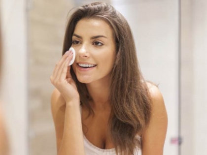 best homemade scrub for glowing skin article | किचन में बची हुई इन 3 चीजों को फेंकने के बजाए चेहरे पर लगा लें, झटपट आ जाएगा ग्लो