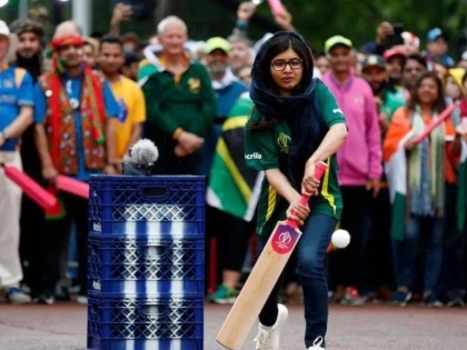 ICC World Cup 2019: Malala Yousafzai Takes A Dig At India during 60-second challenge | World Cup 2019: 60 सेकेंड चैलेंज में पाकिस्तान से पिछड़ा भारत, मलाला यूसुफजई ने उड़ाया 'मजाक'