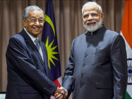 India plans more curbs as Malaysia PM talks tough about jammu kashmir and caa | मलेशियाई पीएम महातिर मोहम्मद ने कश्मीर व CAA को लेकर फिर साधा मोदी सरकार पर निशाना, भारत इस तरीके से जवाब देने की तैयारी में