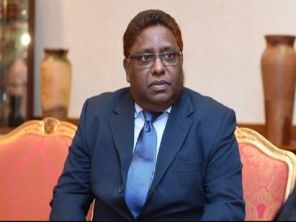 Maldives Crisis: After Verdict against president abdulla yameen police took Supreme Court Chief Ali Hameed Justice | मालदीव संकट: राष्ट्रपति के खिलाफ फैसला देने वाले सुप्रीम कोर्ट के मुख्य न्यायाधीश को पुलिस ने हिरासत में लिया