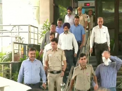 RFL funds misappropriation case: Delhi's Court sends Malvinder, Shivinder Singh to judicial custody till 31st October | RFL घोटाला: मलविंदर और शिविंदर सिंह सहित अन्य आरोपियों को कोर्ट ने 14 दिन की न्यायिक हिरासत में भेजा