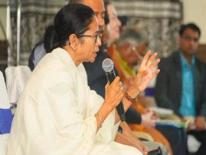 Mamata Banerjee says let us go to SC postpone exam JEE NEET at Sonia Gandhi's meet with CMs 7 states | CM ममता बनर्जी की अपील, राज्य सरकार एक साथ मिलकर चलें सुप्रीम कोर्ट, JEE-NEET परीक्षा टालने की करें मांग