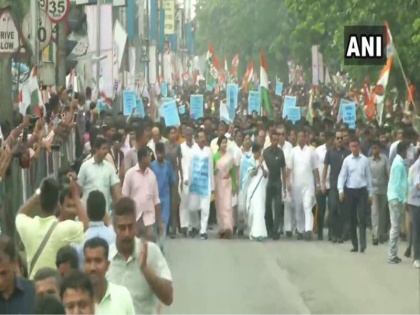 Mamata Banerjee leads a protest march against National Register of Citizens in Kolkata | NRC के खिलाफ सीएम ममता बनर्जी कोलकाता की सड़कों पर उतरीं, TMC कार्यकर्ताओं का उमड़ा हुजूम