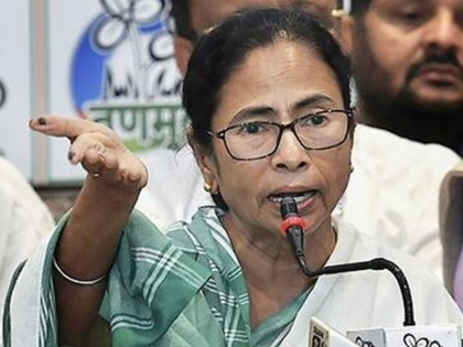 NRC becomes political hot potato in West Bengal Mamata Banerjee claims 11 committed suicide | पश्चिम बंगाल में NRC बना राजनीतिक बहस का मुद्दा, मुख्यमंत्री ममता बनर्जी ने 11 लोगों की आत्महत्या का किया दावा, शुरू किया विज्ञापन