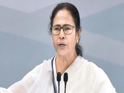 'Amit Shah Conspiring To Topple My Govt' Mamata Banerjee Demands Home Minister's Resignation | 'अमित शाह मेरी सरकार गिराने की साजिश रच रहे हैं,' सीएम ममता बनर्जी ने आरोप लगाते हुए मांगा केंद्रीय गृह मंत्री का इस्तीफा