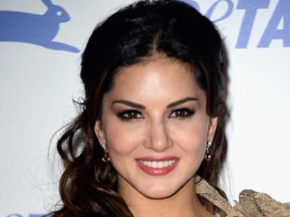 Sunny Leone will be host of Indian version 'ManVsWild' | सनी लियोनी के हाथ आई एक और बड़ी सफलता, होस्ट करेंगी ये टीवी शो