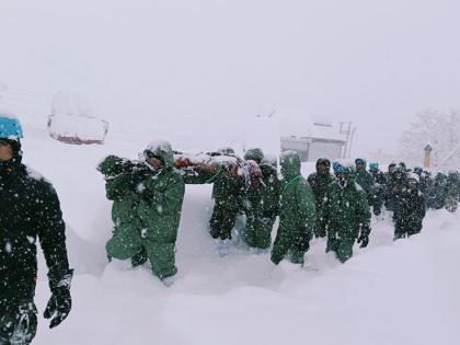 Uttarakhand avalanche: A terrible avalanche hit near Mana in Chamoli, 57 BRO workers trapped, 16 rescued | Uttarakhand avalanche: चमोली में माणा के पास आया भयंकर हिमस्खलन, 57 बीआरओ मजदूर फंसे, 16 को बचाया गया