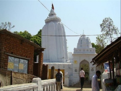leaning temple of sambalpur | झुका हुआ रहस्यमय मंदिर का राज, जानकर रह जाएंगे हैरान