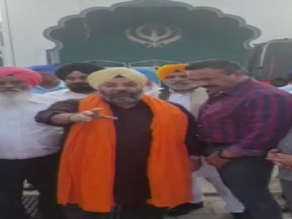 video akali dal leader manjeet singh gk attacked in usa california 3 arrested | वीडियो: दिल्ली के अकाली दल नेता पर कैलिफोर्निया में हुआ हमला, तीन आरोपी गिरफ्तार