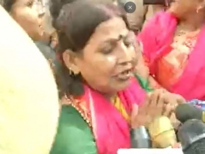 Gyanvapi Case Varanasi Bharat is happy today Hindu brothers & sisters should light diyas to celebrate says petitioner from Hindu side Manju Vyas dances see video | Gyanvapi Case: पूरा भारत 'खुश' है, जश्न मनाने का दिन, मंजू व्यास ने वाराणसी में कहा- घर में दीया जलाओ, देखें वीडियो