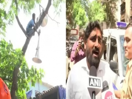 4 MNS workers arrested for playing 'Hanuman Chalisa' from loudspeaker in front of Shiv Sena Bhavan | शिवसेना भवन के सामने लाउडस्पीकर से 'हनुमान चालीसा' बजाने के आरोप में 4 मनसे कार्यकर्ता पकड़े गये