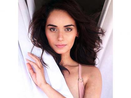 Photos: बिना मेकअप भी मानुषी छिल्लर की खूबसूरती है बरकरार, इंस्टा पर फैंस ने की जमकर तारीफ