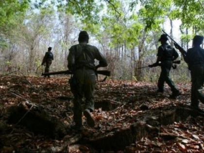 Two people arrested in Telangana for keeping contact with Maoists | माओवादियों से संपर्क रखने को लेकर तेलंगाना में दो लोग गिरफ्तार
