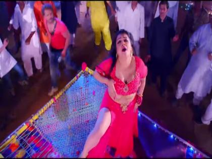 Aamrapali Dubey, Khesari Lal Yadav Latest Hot Bhojpuri Song: Marad Abhi Bachcha Ba | आम्रपाली दूबे की इस भोजपुरी गाने ने मचा दिया है तहलका, हो रहा है ज़बरदस्त वायरल