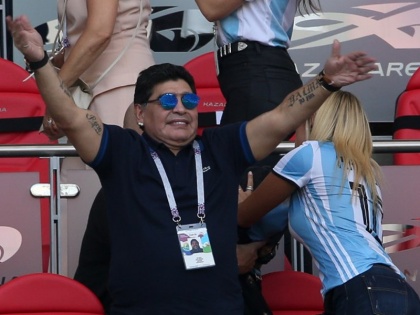 World Cup 2018: FIFA paid Diego Maradona 10000 pound per game to watch Argentina matches | World Cup: माराडोना को हर मैच देखने के लिए मिलते हैं 9.06 लाख रुपये, फीफा देता है कई लग्जरी सुविधाएं