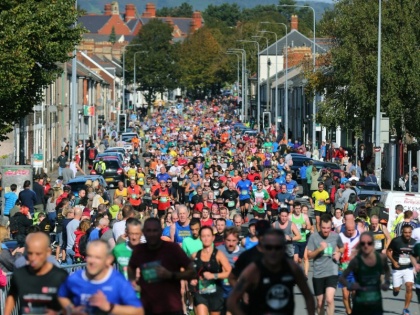 runner died during a race in the Cardiff Half Marathon | कार्डिफ हाफ मैराथन में रेस के दौरान अचानक हुई धावक की मौत