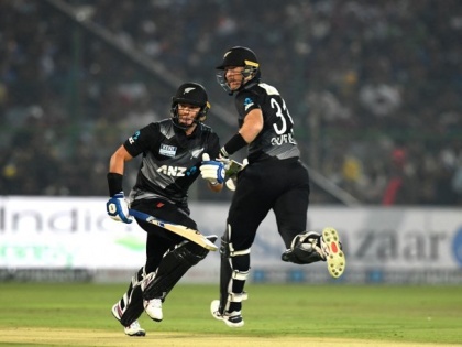 IND vs NZ 1st T20 Mark Chapman played Hong Kong scored first half-century New Zealand Martin Guptill played 70 runs in 42 balls | IND vs NZ 1st T20: पहले हांगकांग के लिए खेल चुके इस दिग्गज ने न्यूजीलैंड के लिए पहला अर्धशतक जमाया, मार्टिन गुप्टिल ने खेली 42 गेंद में 70 रन की पारी