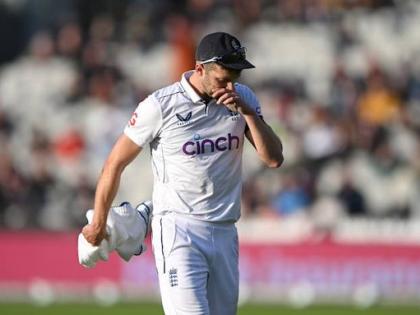 Sl vs ENG TEST 2024 England fast bowler Mark Wood ruled out test series against Sri Lanka due thigh injury replaced by left-arm seamer Josh Hull | Sl vs ENG TEST 2024: सीरीज में 1-0 से आगे इंग्लैंड को बड़ा झटका, 150 की गति से बॉलिंग करने वाला गेंदबाज बाहर, 6.7 फीट लंबे खिलाड़ी को मौका