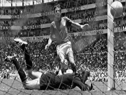 England 1966 football World Cup hero Martin Peters passes away | इंग्लैंड की 1966 फुटबॉल वर्ल्ड कप जीत के हीरो मार्टिन पीटर्स का निधन