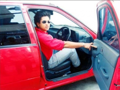 Sachin Tendulkar misses his first car a Maruti 800, asks fans to find owner | अपनी पहली कार वापस पाने के लिए बेताब सचिन तेंदुलकर, लोगों से कहा ढूंढने में करें मदद, जानें कौन सी थी कार