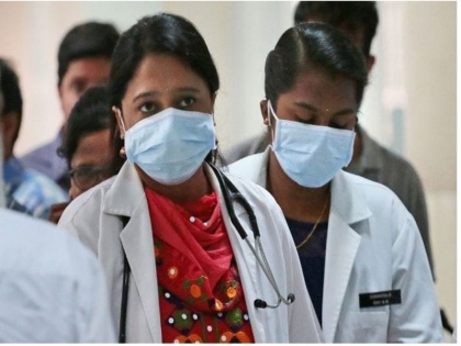 Coronavirus: Narendra modi government will fix the price of mask | Coronavirus: मुनाफाखोरी को देखते हुए मास्क के दाम तय करेगी सरकार, अधिक वसूली करने वाला 5 साल तक रहेगा सलाखों के पीछे