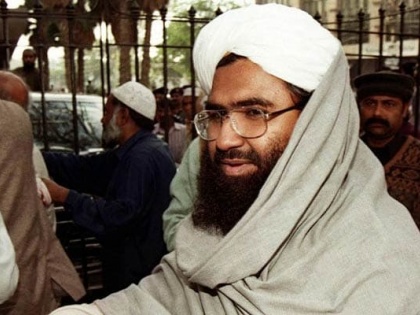 China said that on designating Jaish-e-Mohammed chief Masood Azhar as a global terrorist by the UN, "positive progress" had been made. Chinese Foreign Ministry spokesman Geng Shuang said problem would be "properly resolved" but did not give any timeline. | जैश-ए-मोहम्मद के प्रमुख मसूद अजहर पर झुका चीन, कहा-जल्द उचित समाधान निकाला जाएगा