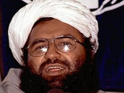In a huge diplomatic win for India, the United Nations today designated Pakistan-based Jaish-e-Mohammed chief Masood Azhar as a "global terrorist" after China lifted its hold on a proposal to blacklist him. | जैश-ए-मोहम्मद के सरगना मसूद अजहर का आतंकवादी समूह 2000 में अस्तित्व में आया, कुछ मुख्य घटनाक्रम